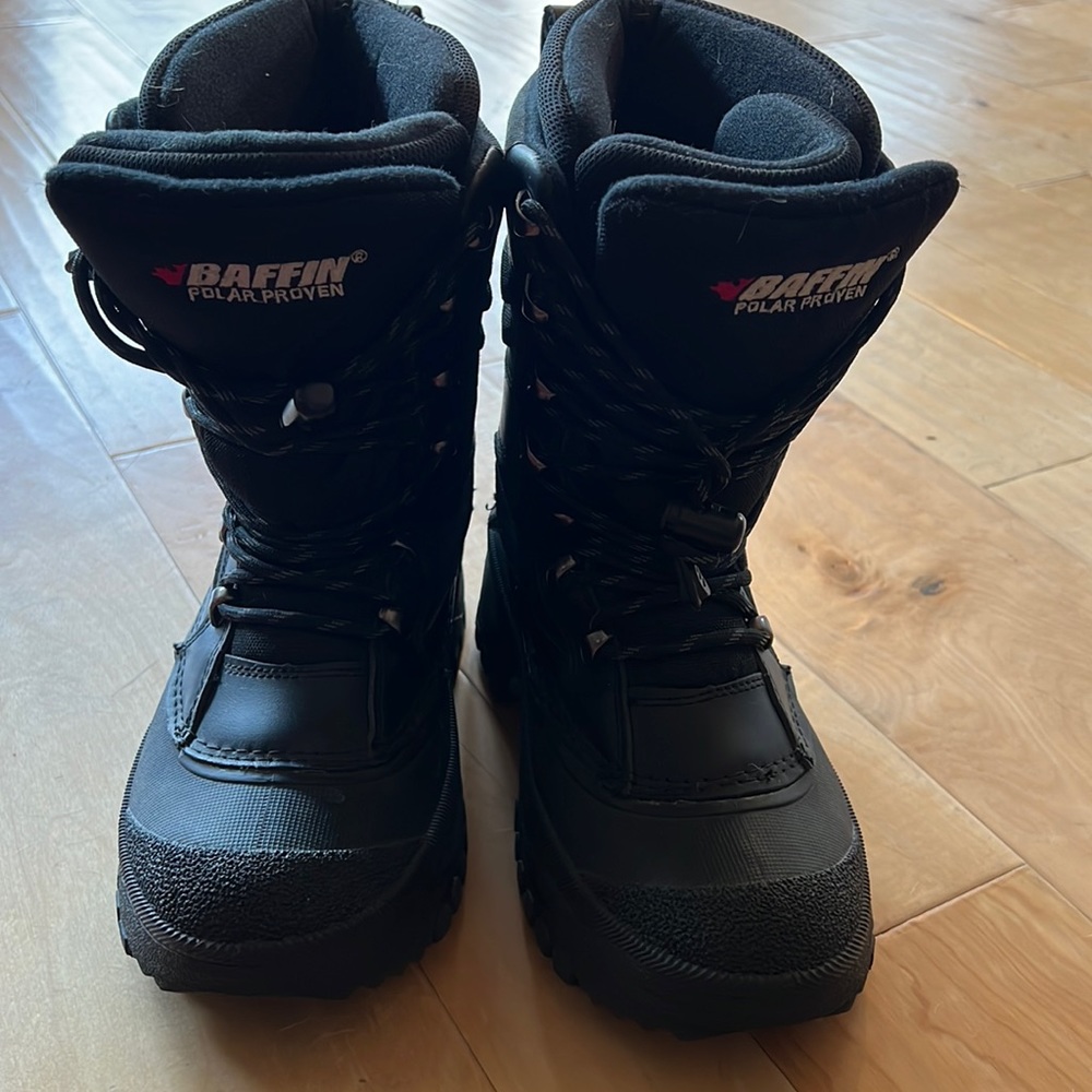 Baffin polar proven snow boot size 4